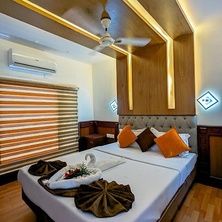 Grand Villa Houseboat 库玛拉孔 外观 照片