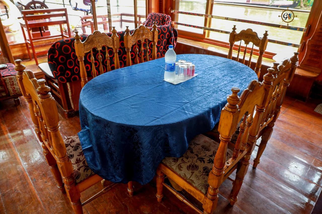 Grand Villa Houseboat 库玛拉孔 外观 照片