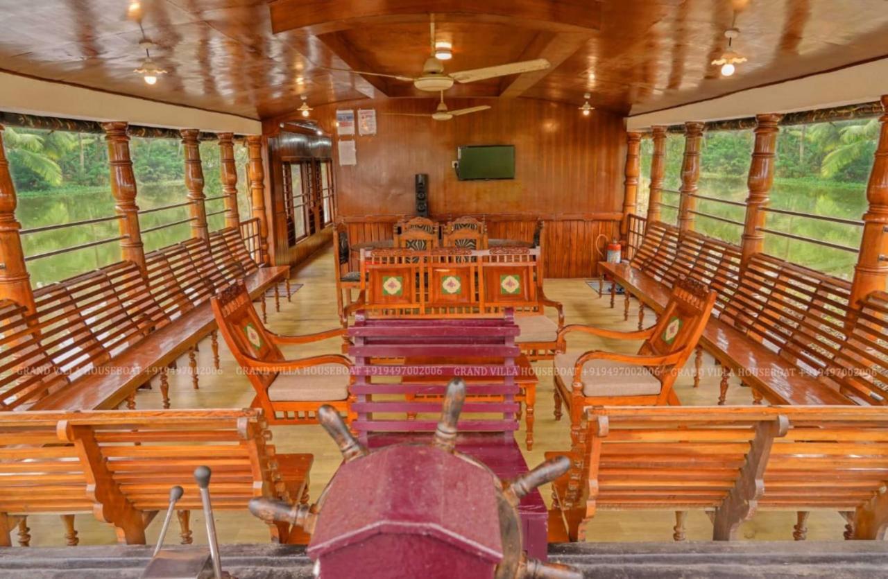 Grand Villa Houseboat 库玛拉孔 外观 照片