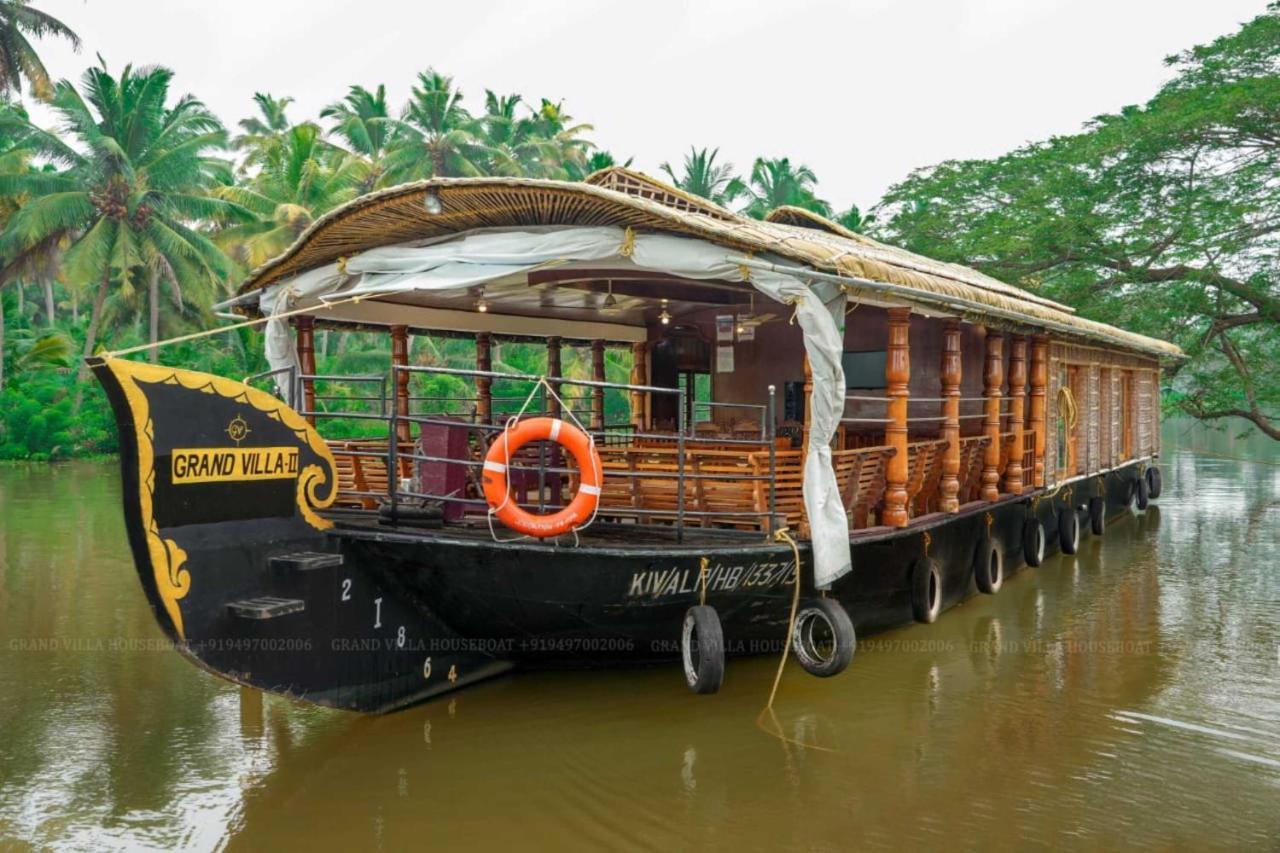 Grand Villa Houseboat 库玛拉孔 外观 照片