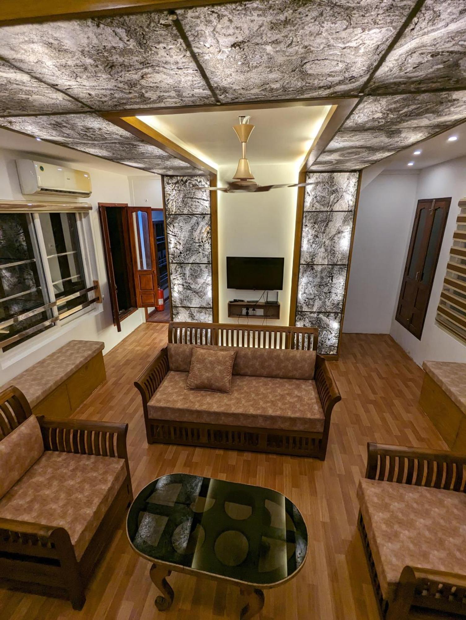 Grand Villa Houseboat 库玛拉孔 外观 照片