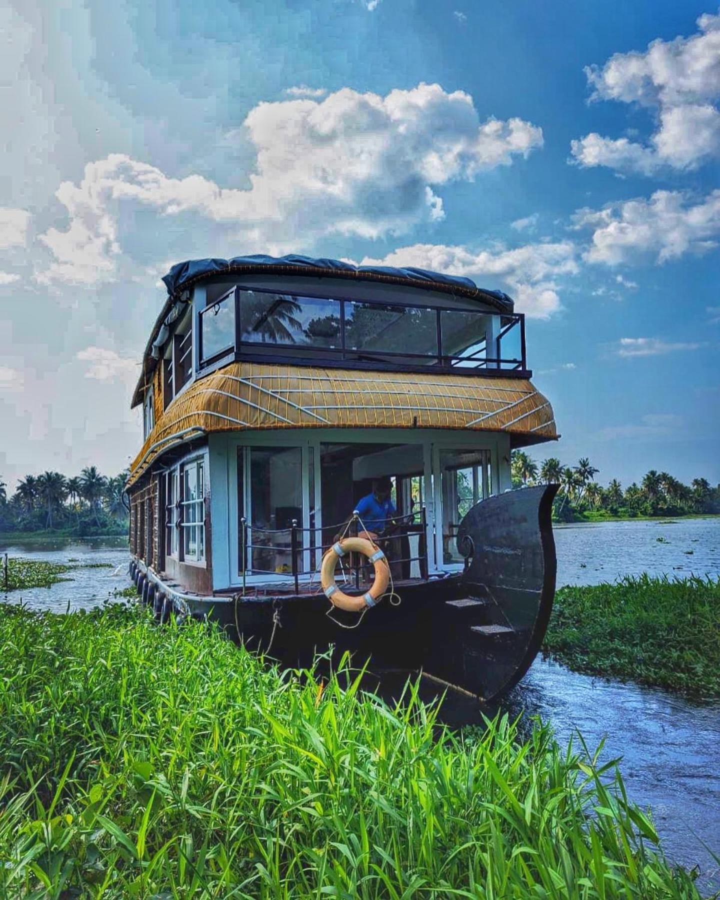 Grand Villa Houseboat 库玛拉孔 外观 照片